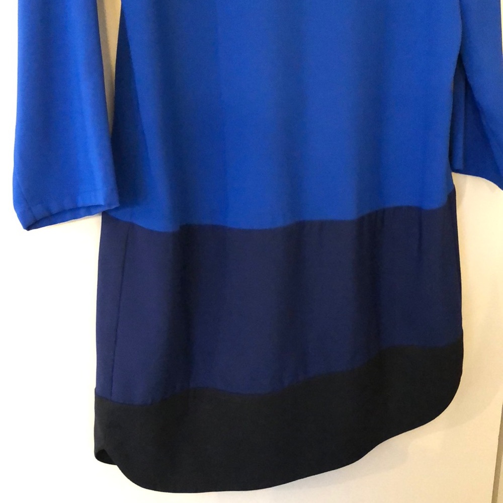 Express dress - Picture 2 of 4